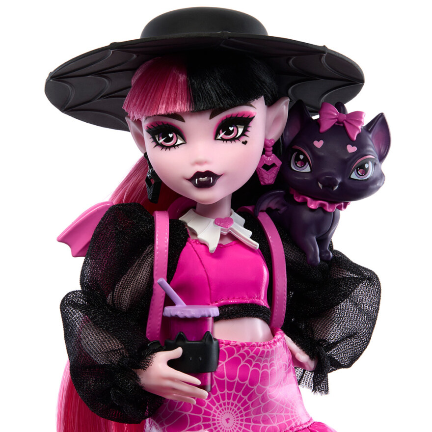 Monster High Draculaura outlets Doll