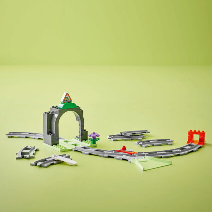 LEGO 10425 Tågtunnel och spår – Expansionsset