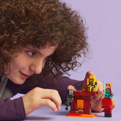 LEGO 21266 Lavastriden i Nether