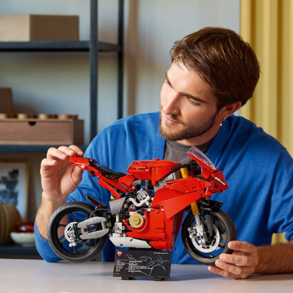 LEGO 42202 Ducati Panigale V4 S motorcykel