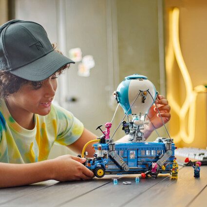 LEGO 77073 Battle Bus