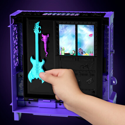 Monster Fest Transforming Food Truck