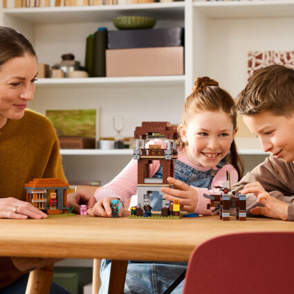 LEGO 21278 Plundrarvakttorn och vildtjur