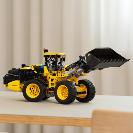 LEGO 42209 Volvo L120 eldriven hjullastare