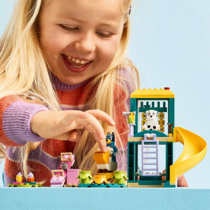 LEGO 11201 Skoj på lekplatsen med Bluey och Chloe