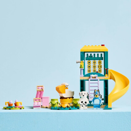 LEGO 11201 Skoj på lekplatsen med Bluey och Chloe