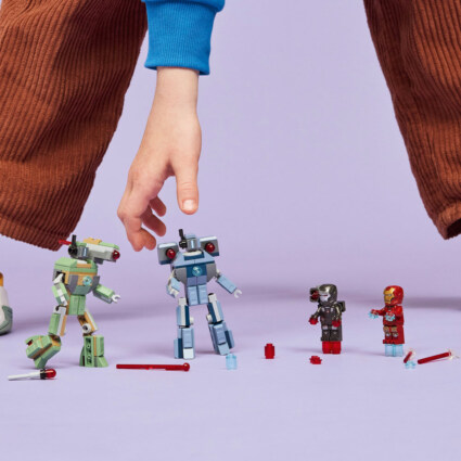 LEGO 76320 Iron Man & War Machine mot Hammer Drones