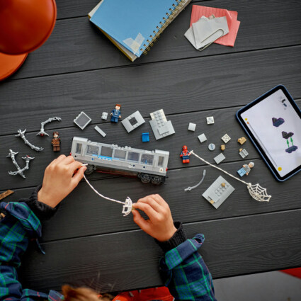 LEGO 76321 Spider-Man mot Doc Ock: tunnelbanescenen