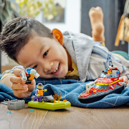 LEGO 60373 Brandräddningsbåt
