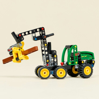 LEGO 42218 John Deere 1470H skogsmaskin