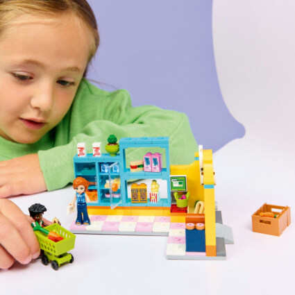 LEGO 42680 Heartlake Citys närbutik