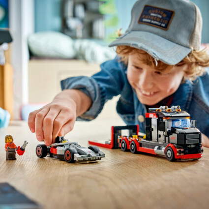 LEGO 60493 F1® uppvisningsbil med Audi F1® racerbil