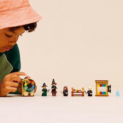 LEGO 76460 Hogwarts™ slott: sorteringsceremonin