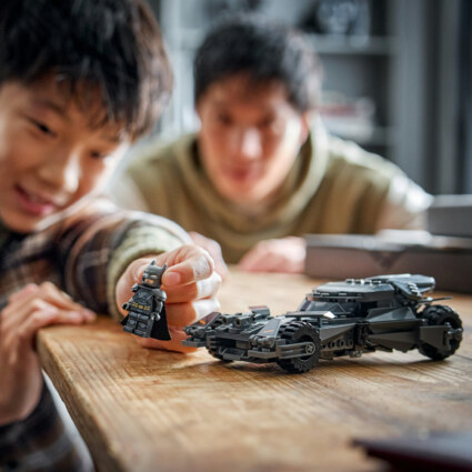 LEGO 76331 Batman v Superman™ – Batmobile™
