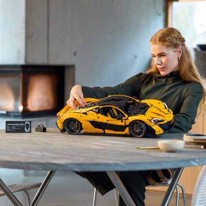 LEGO 42172 McLaren P1™