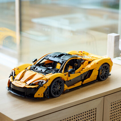 LEGO 42172 McLaren P1™
