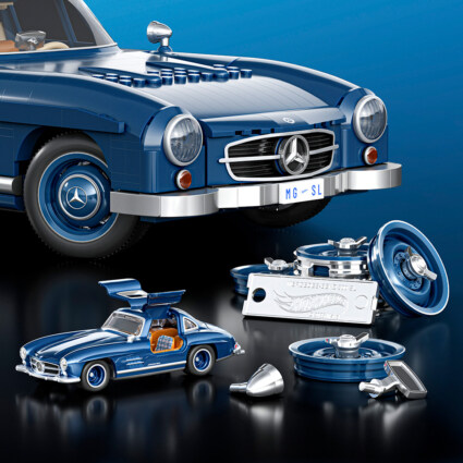 Hot Wheels Brick Shop Premium Series Mercedes-Benz