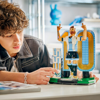 LEGO 43015 Lionel Messi – fotbollslegend