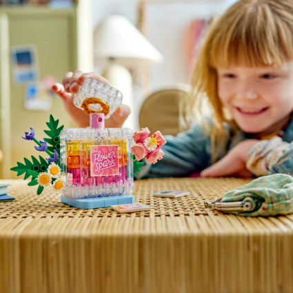 LEGO 31383 Parfymflaska med blomsterdekoration