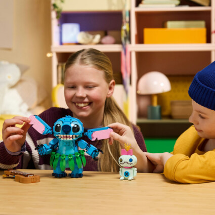 LEGO 43296 Stitch & Scrump