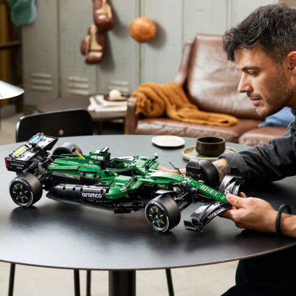 LEGO 42240 Aston Martin Aramco AMR25 F1® bil