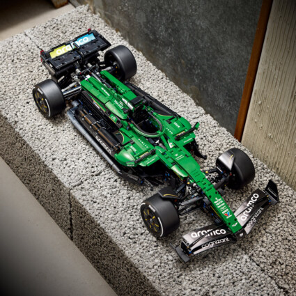 LEGO 42240 Aston Martin Aramco AMR25 F1® bil